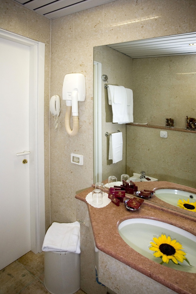 Hotel Astoria, Sure Hotel Collection by Best Western 9/38