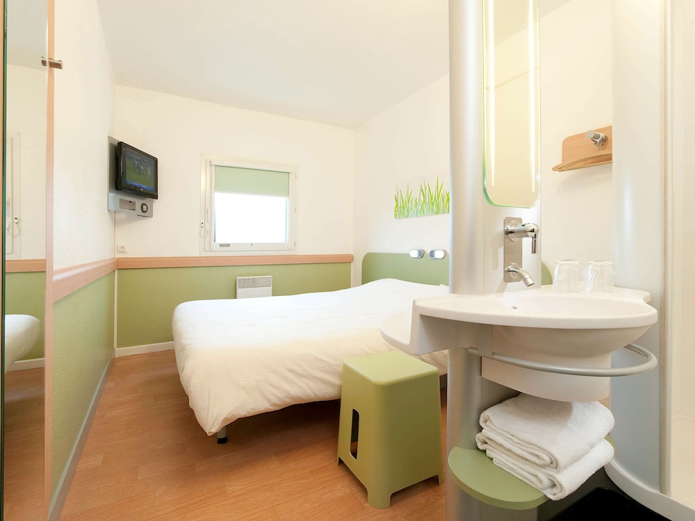 Ibis Budget Courbevoie Paris La Defense 1 26/72