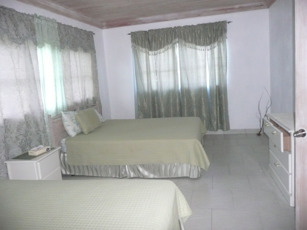 Cottage Cut Villas 7/28