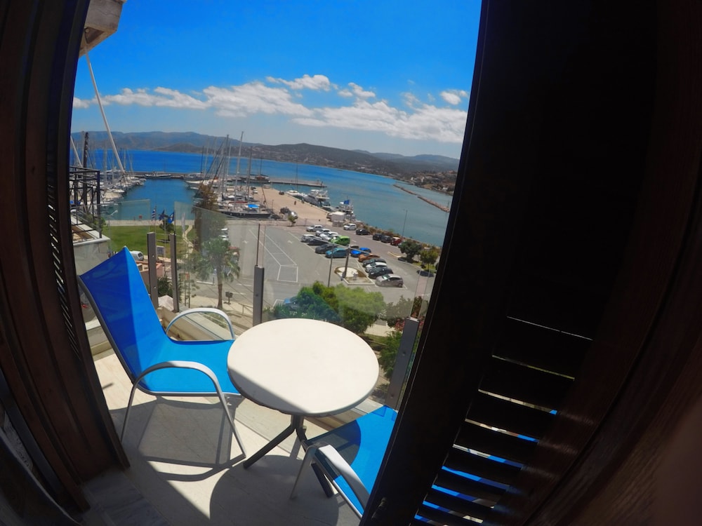 Atlantis Hotel 30/44