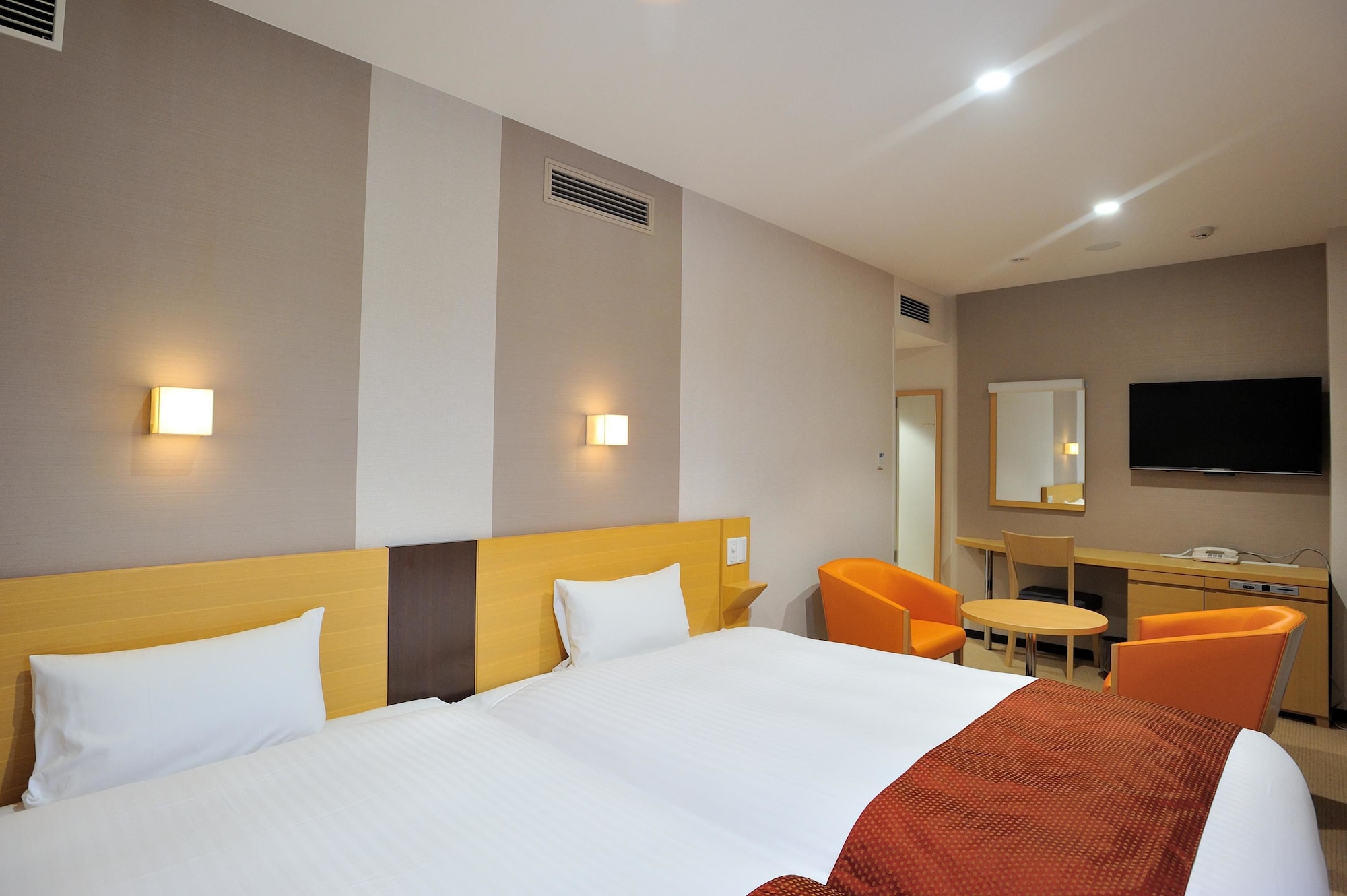HOLLYWOOD, TWIN BEDS