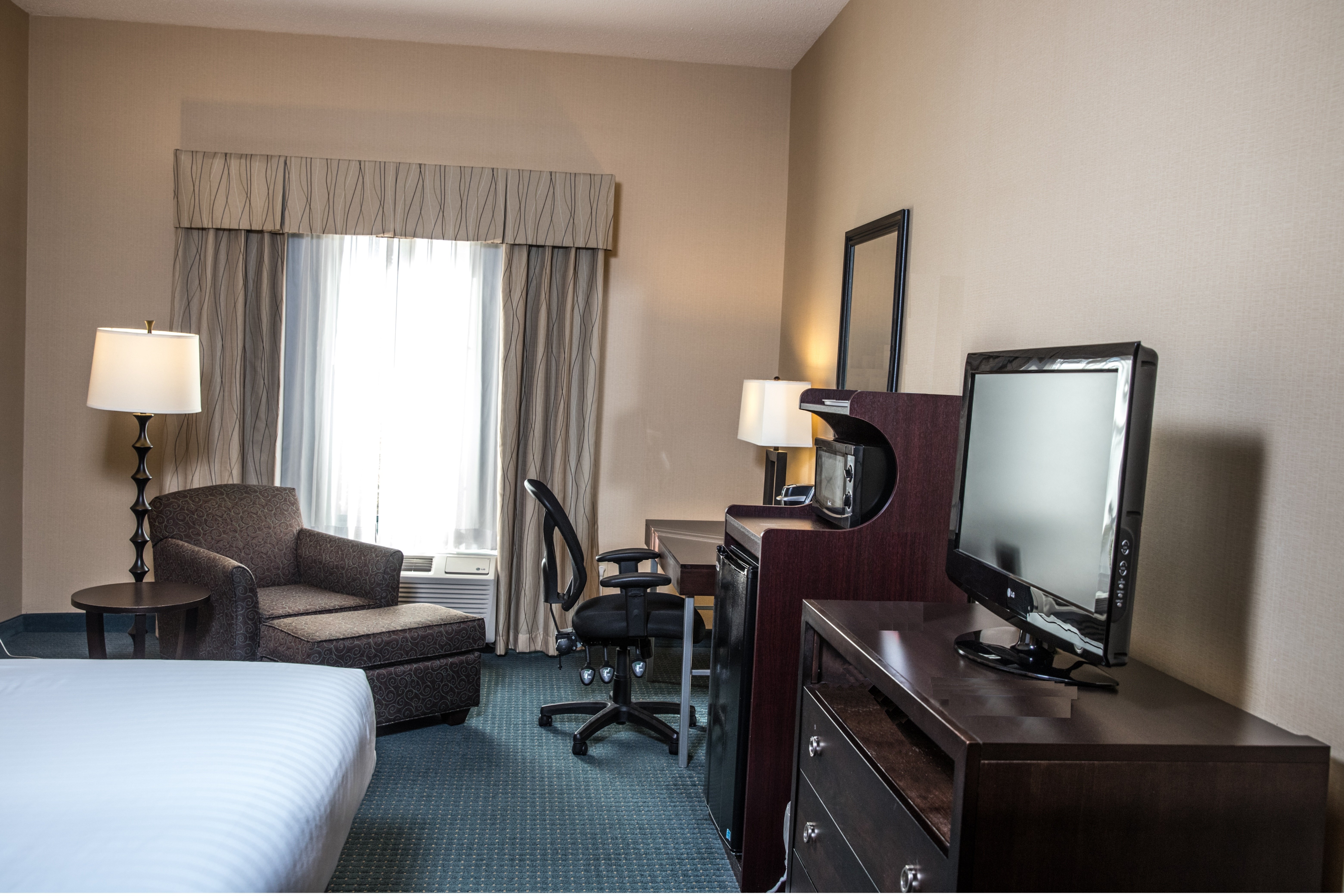 Holiday Inn Express Hotel & Suites Detroit-Novi 33/69