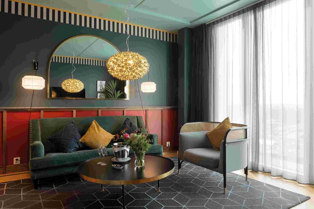 Elite Hotel Carolina Tower 45/62