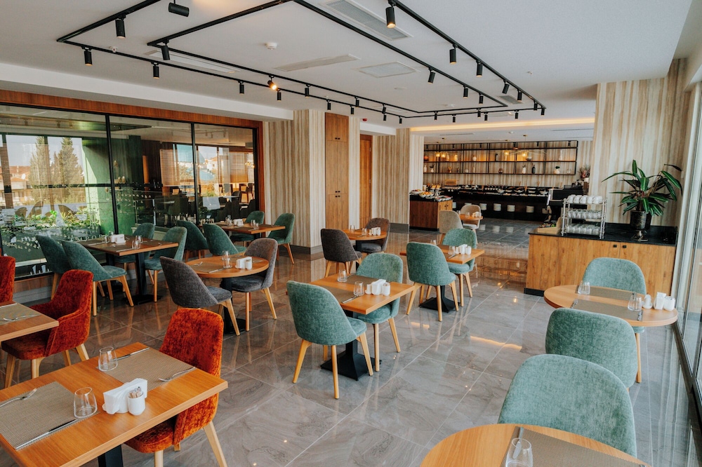 The Emporia Hotel 28/44