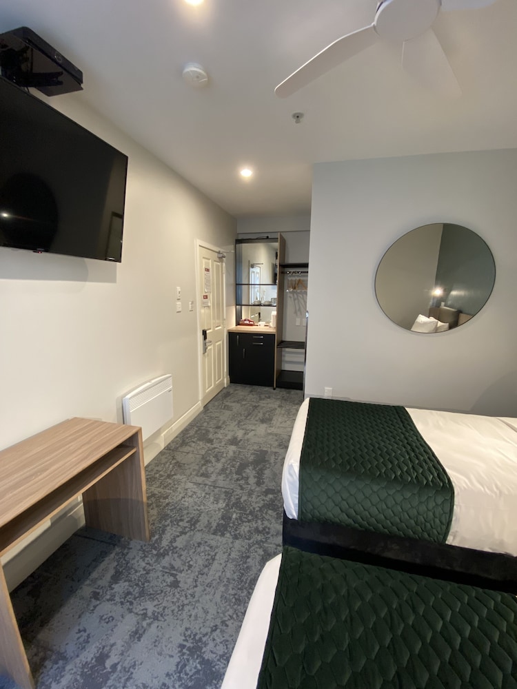 Trinity Hotel 25/50
