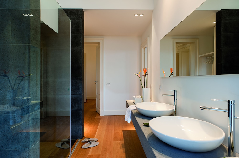 Zash Country Boutique Hotel 65/69