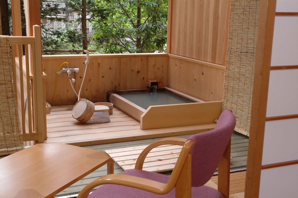 Kamiyamada Hotel 50/55
