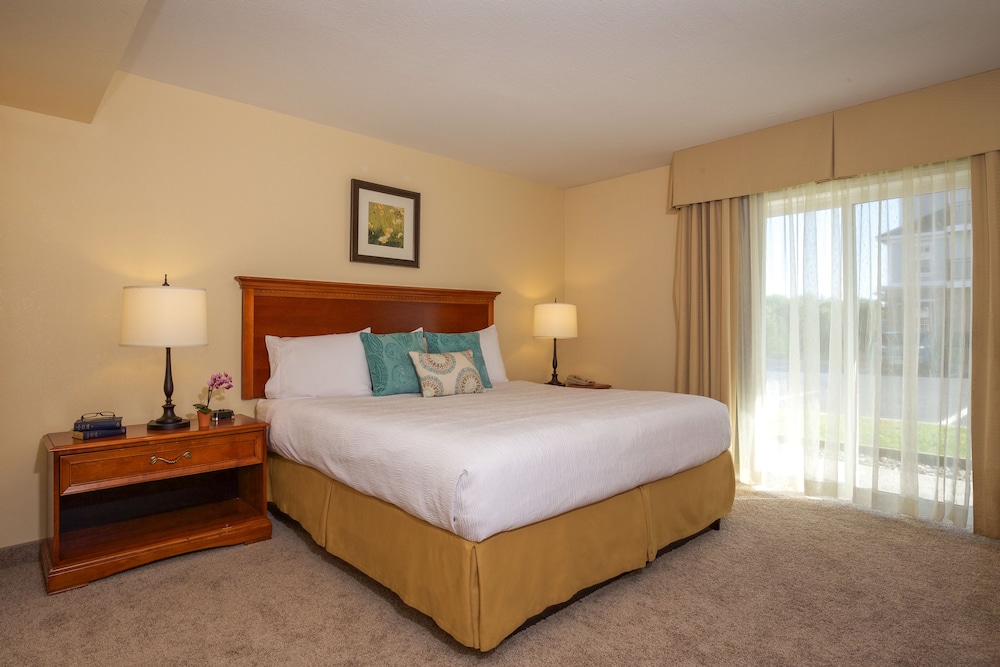 White River Inn and Suites 24/63