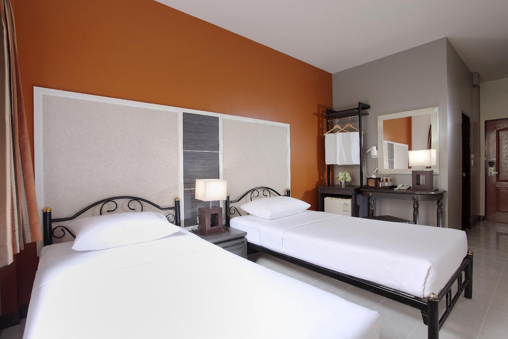 Rambuttri Village Inn Plaza 19/69