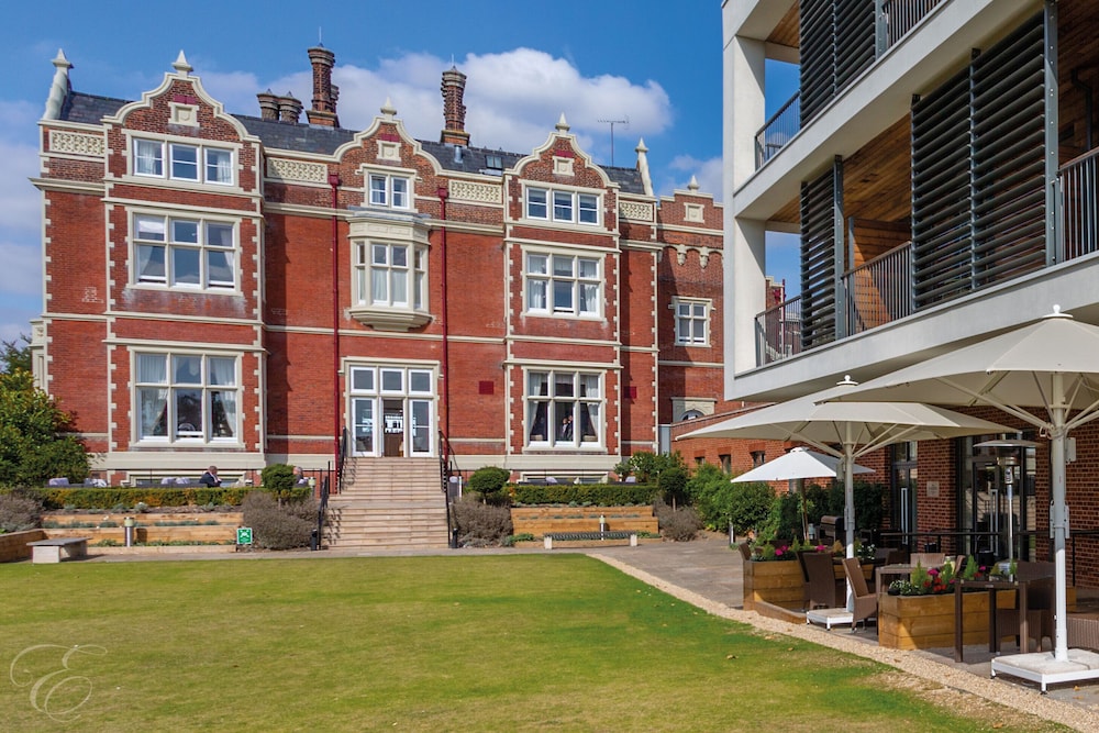 Wivenhoe House 4/53