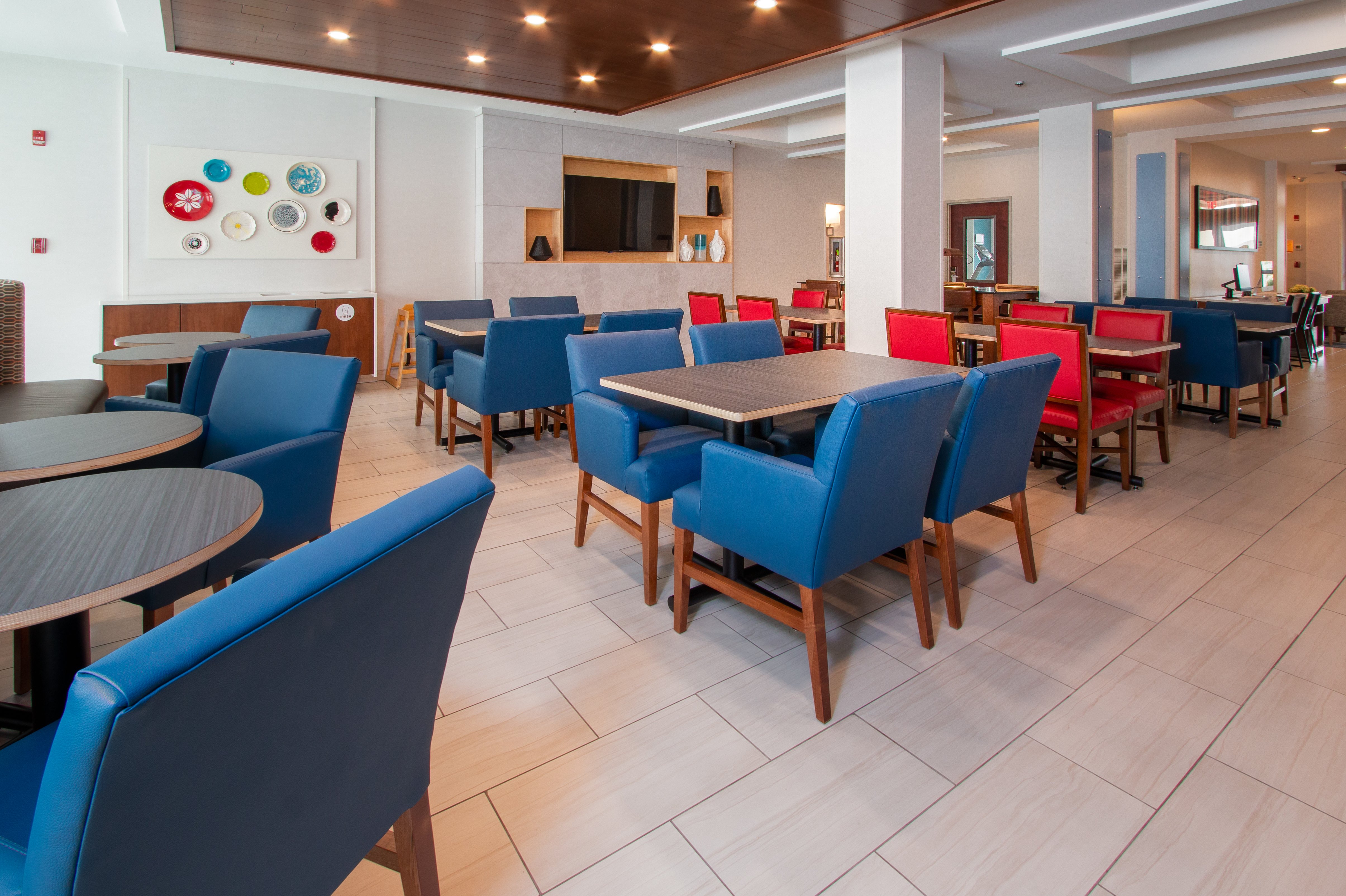 Holiday Inn Express Hotel And Suites Tupelo 48/59