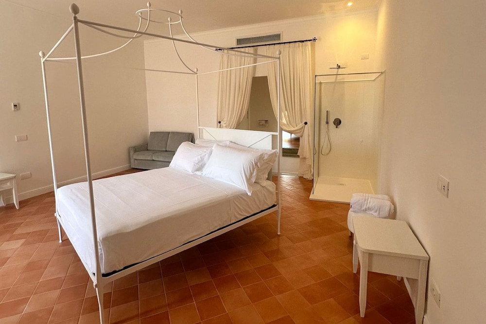 غرفة ديلوكس بسرير مزدوج، D'Amalfi Hospitality 2/2