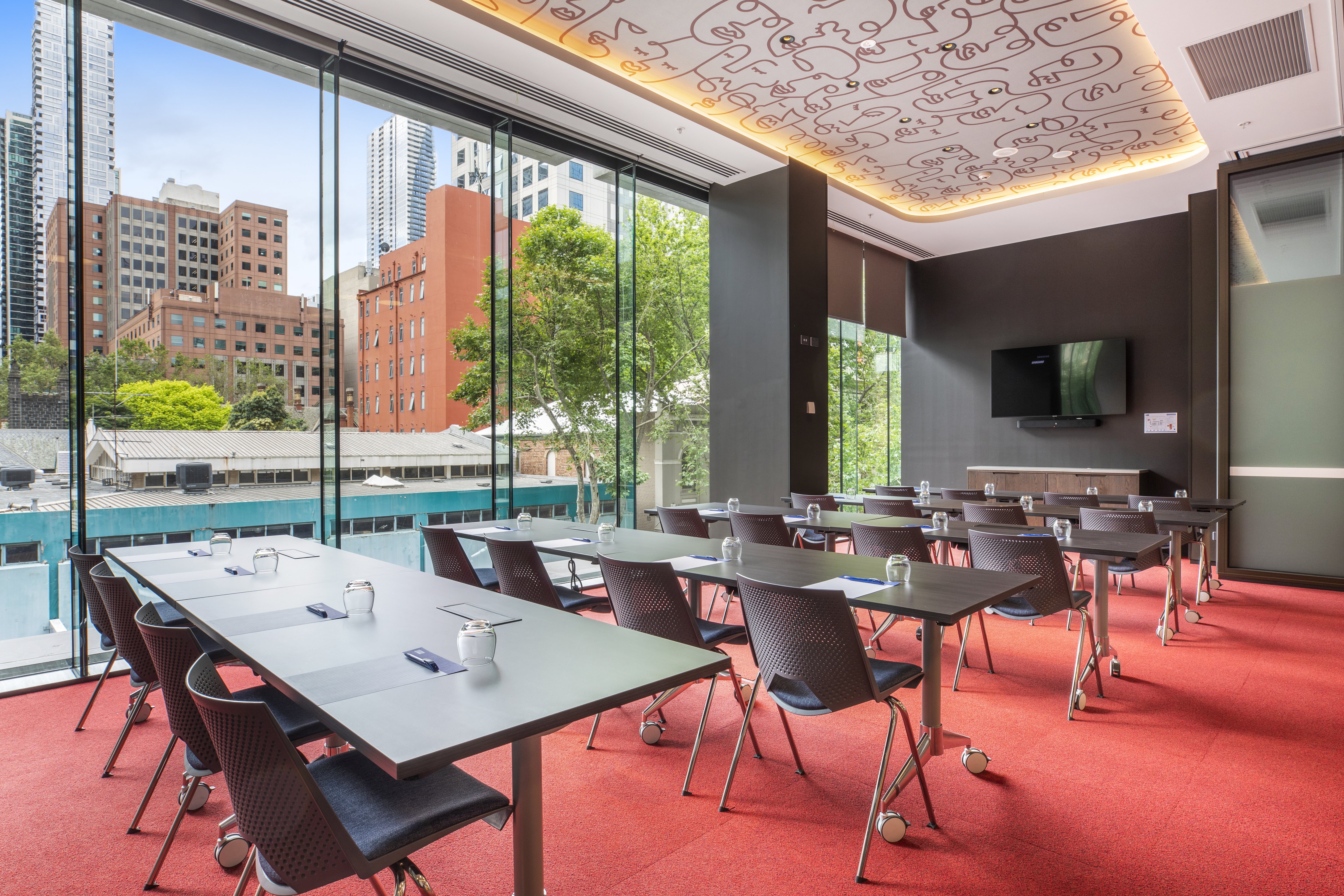 Holiday Inn Express Melbourne Little Collins 68/74