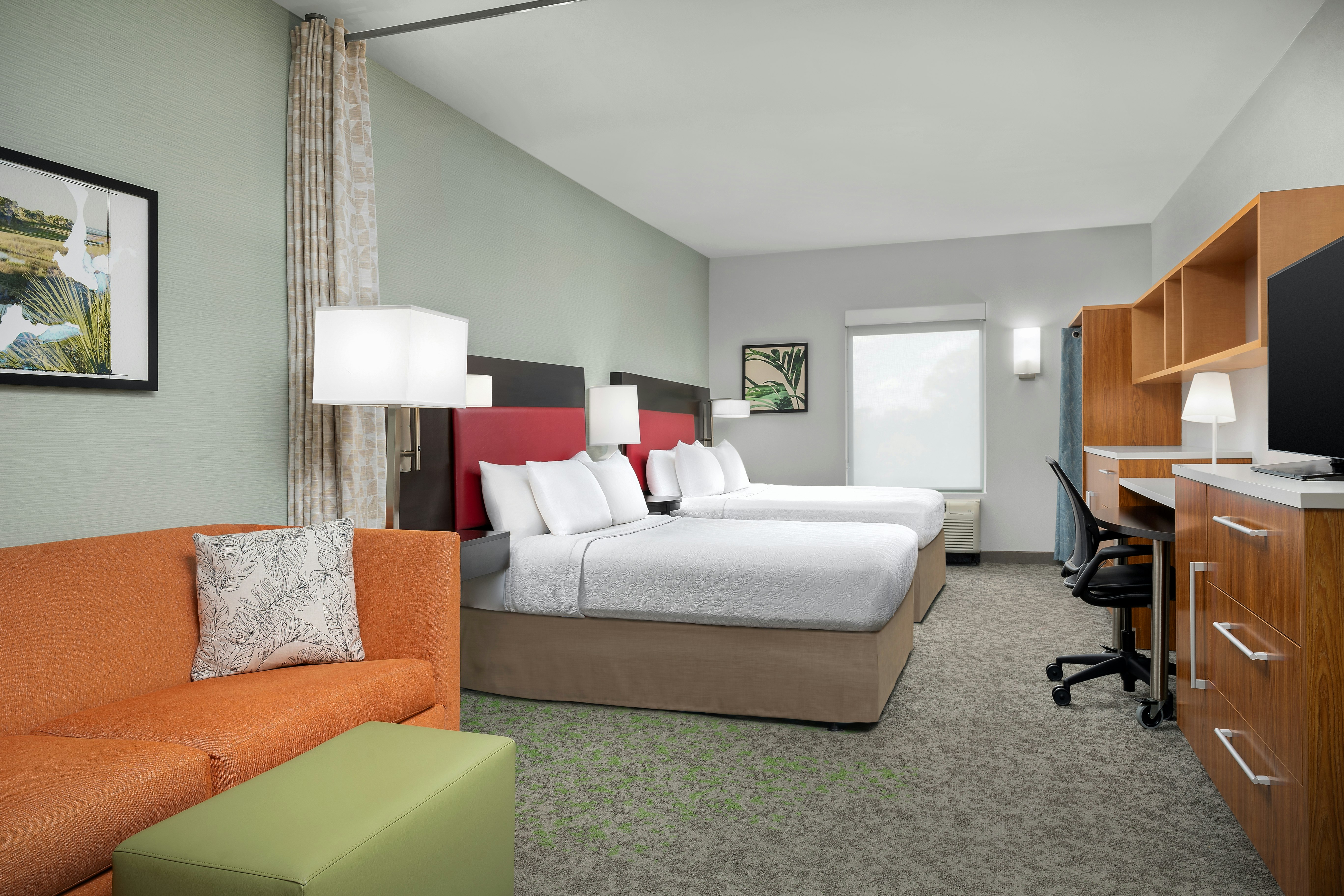 STUDIO, 2 QUEEN BEDS