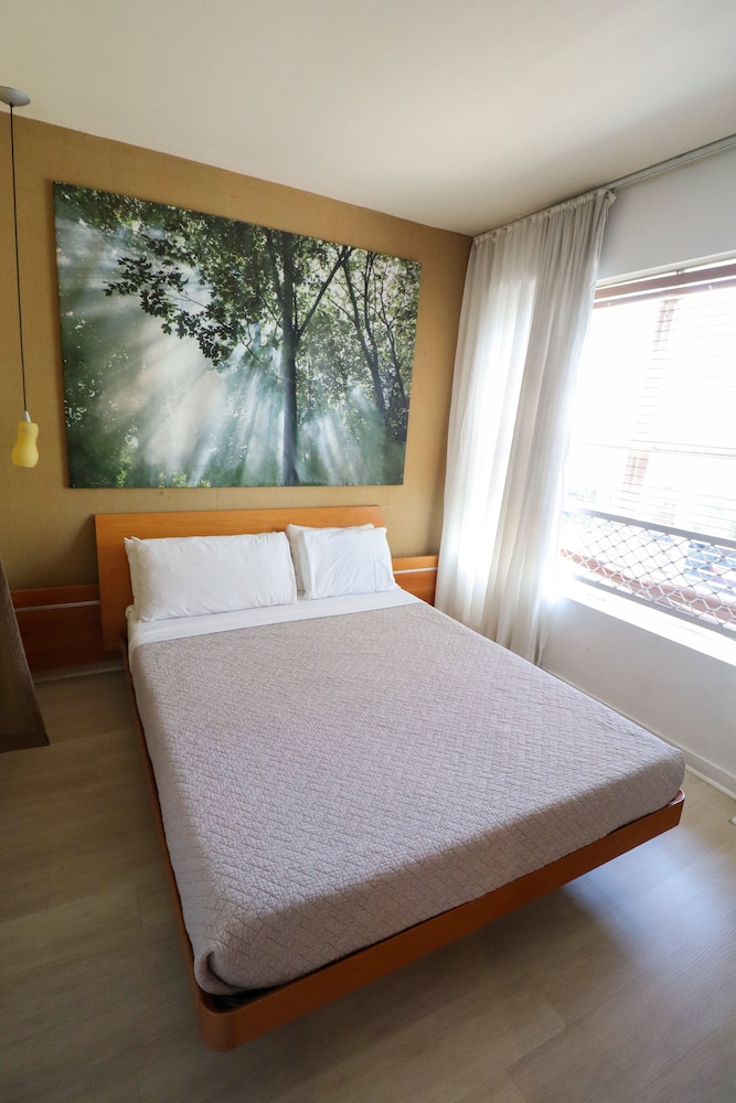 The Mercury All-Suites Hotel 12/33