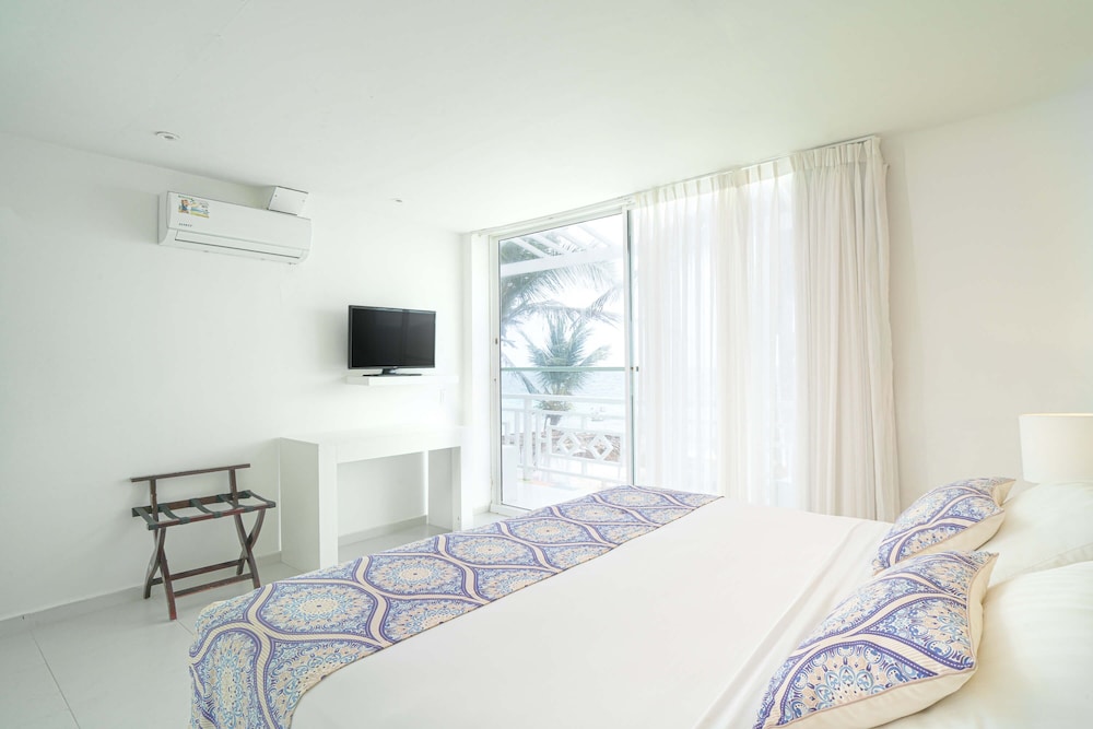 HOTEL SAN LUIS BEACH HOUSE 16/54