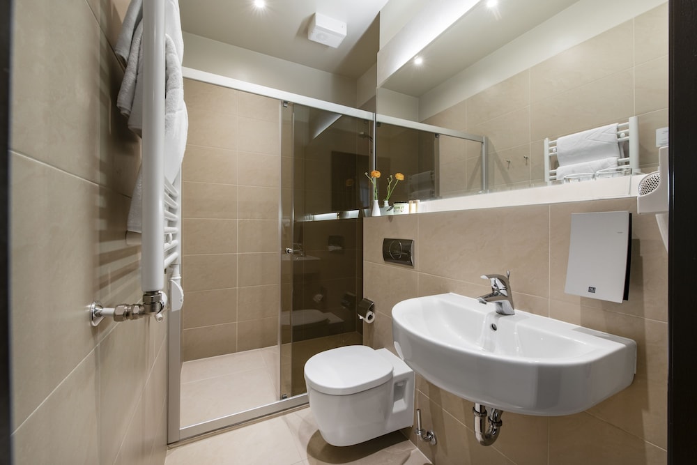 Amberton Cathedral Square Hotel Vilnius 49/50