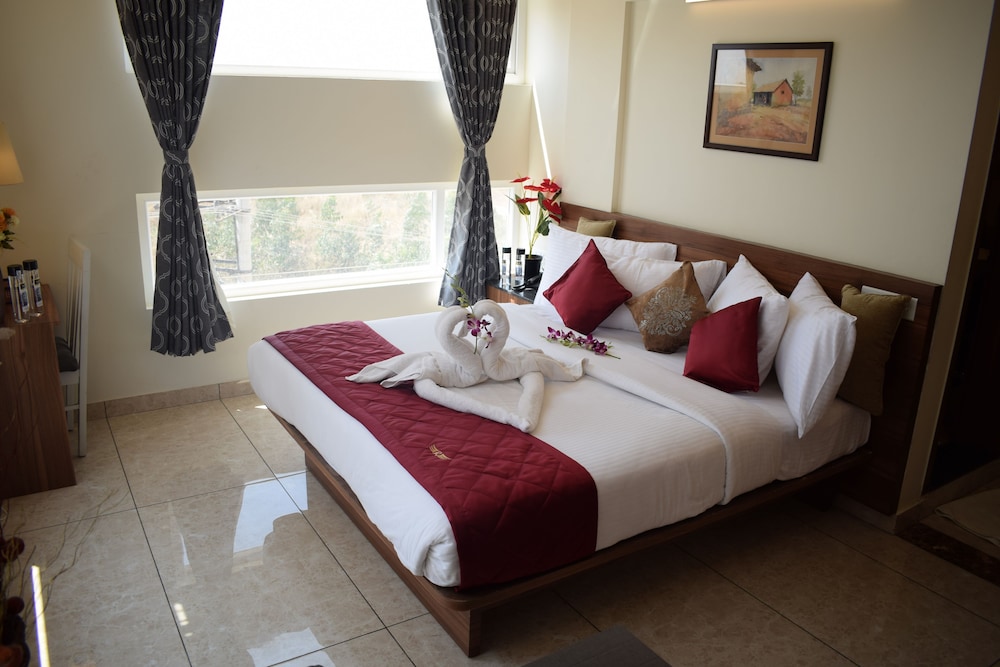 LUXURY, SUITE, KING BED