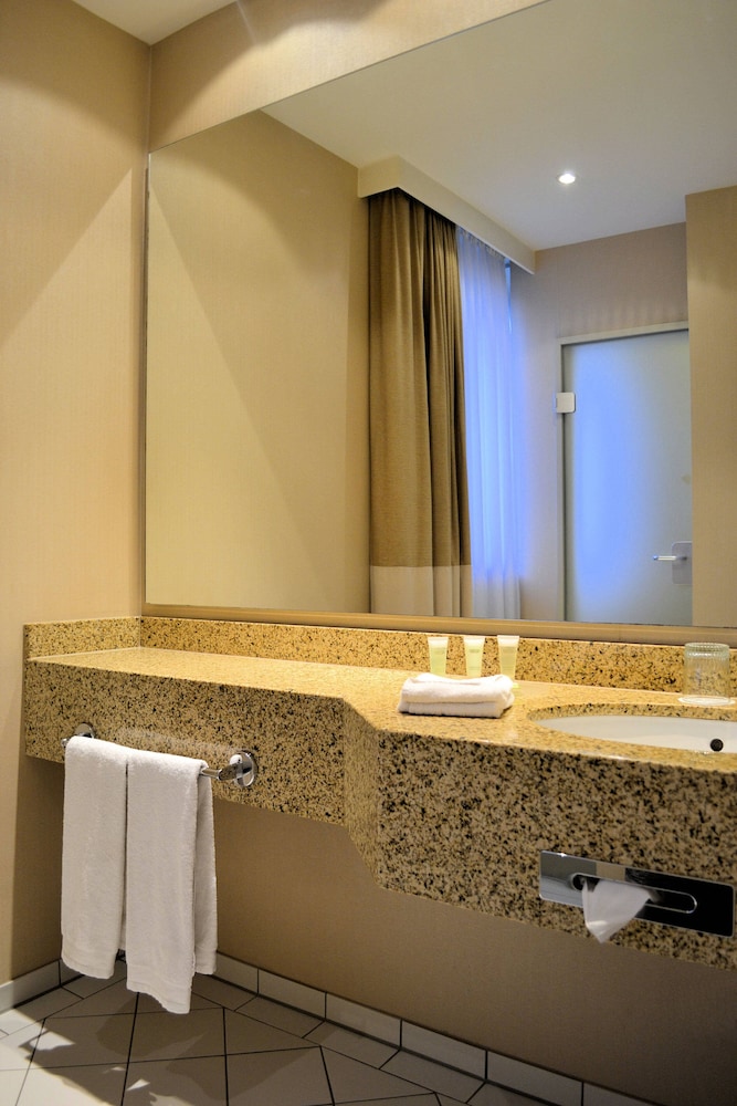 Courtyard By Marriott Seestern 43/43