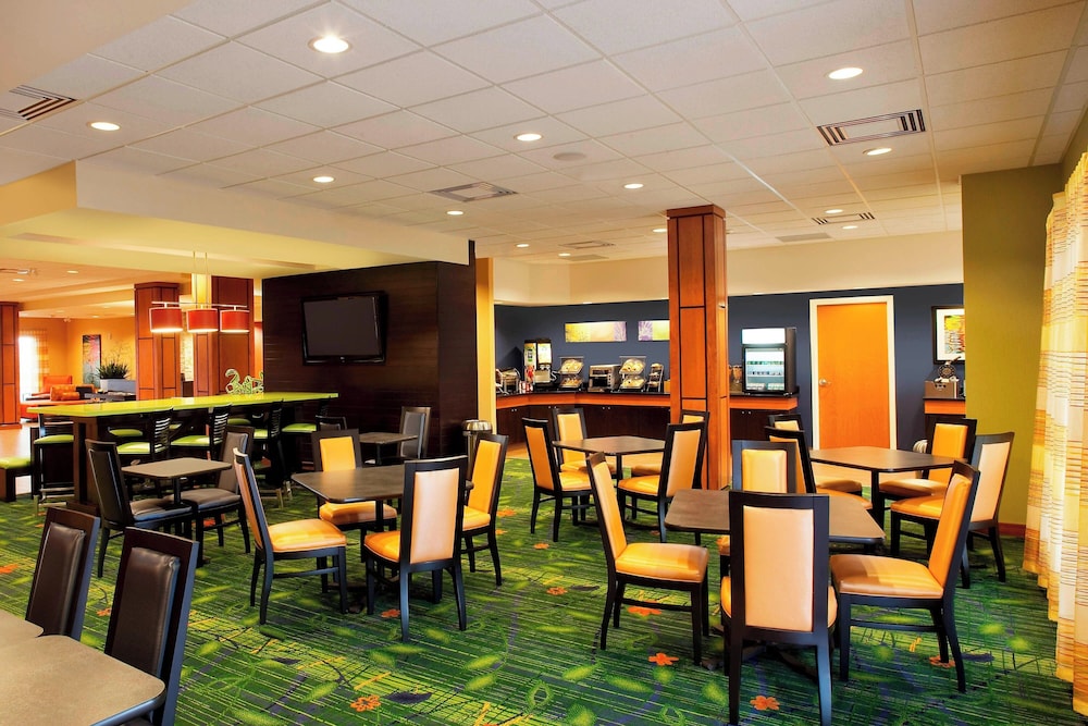 Fairfield Inn And Suites Toronto Mississauga 20/28