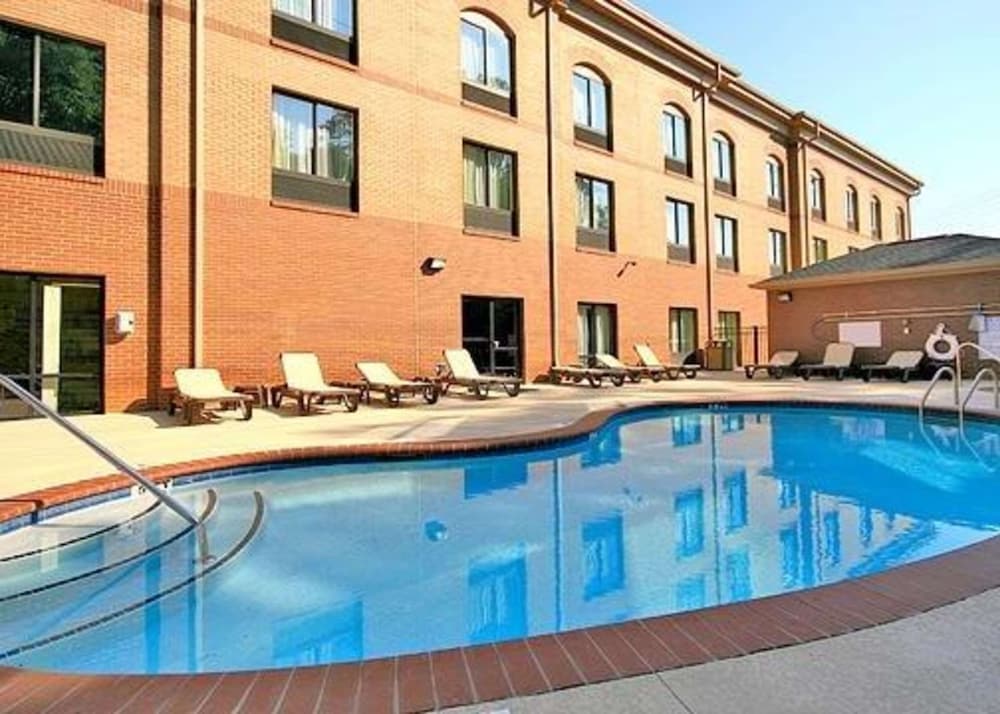 Comfort Suites At WestGate Mall 3/42