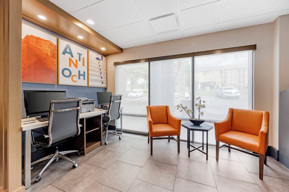 Holiday Inn Express & Suites NASHVILLE SOUTHEAST - ANTIOCH 61/70