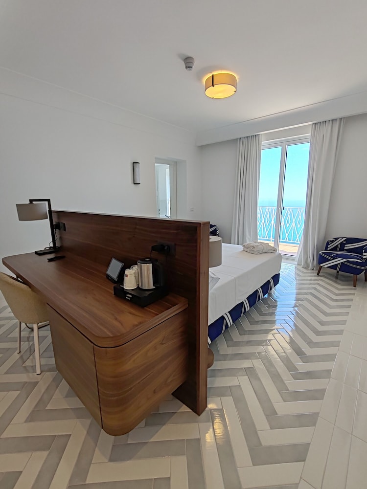 Grand Hotel Excelsior 3/59