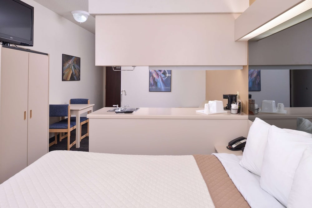 Americas Best Value Inn and Suites Maryville 12/39