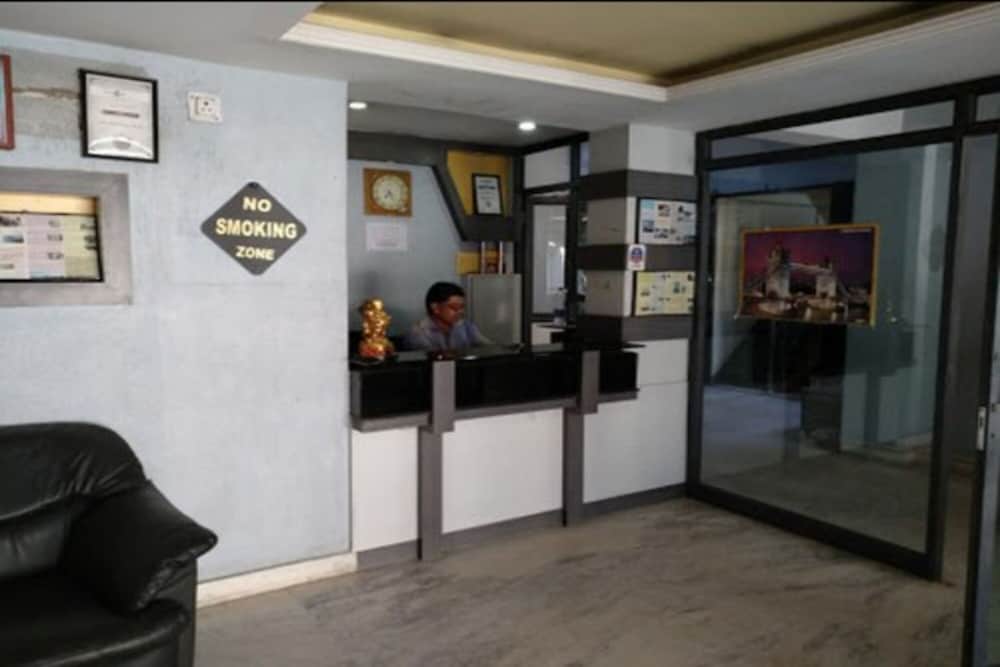 Hotel Rajdhani Plaza 4/43