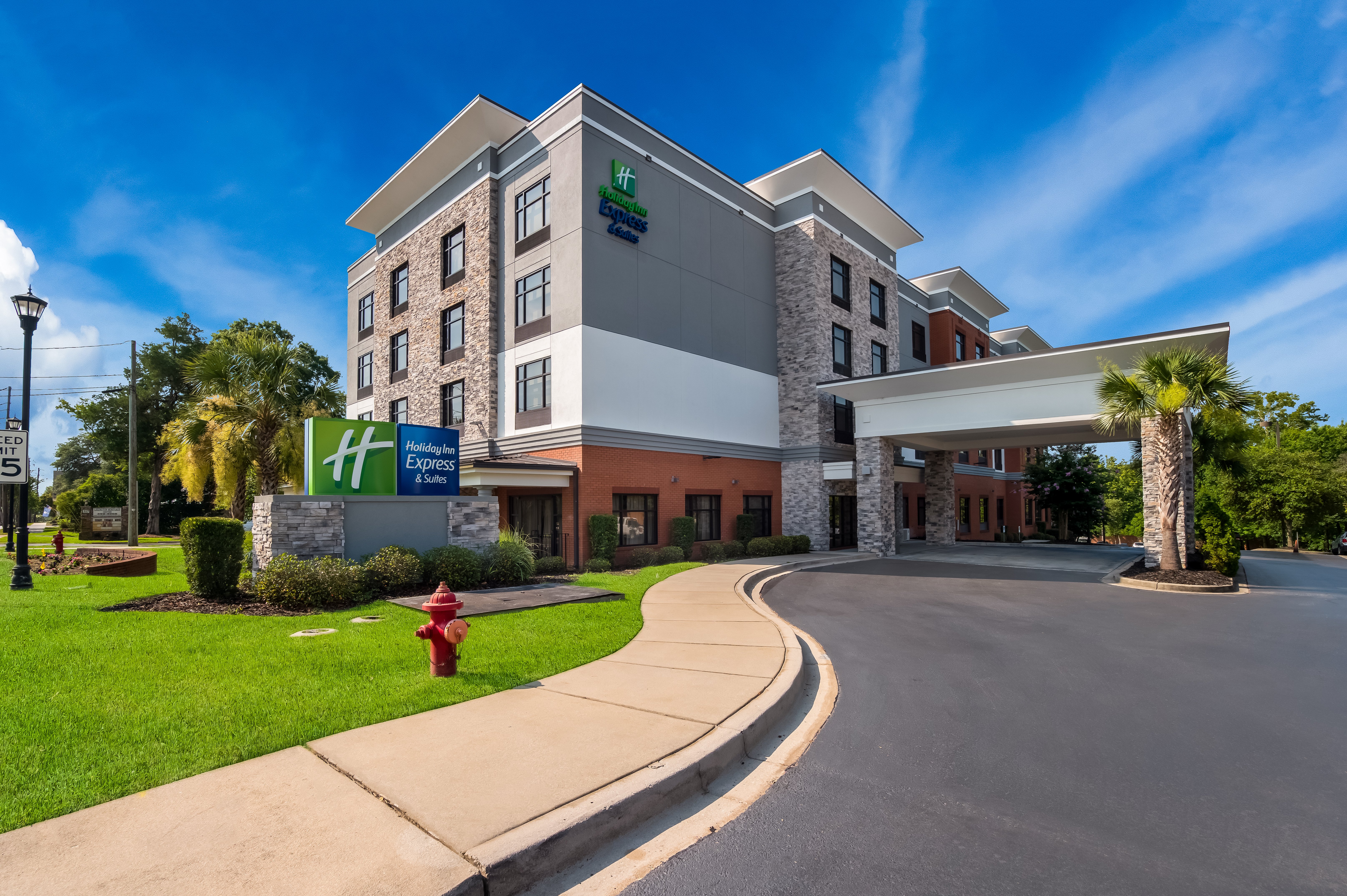 Holiday Inn Express & Suites Lexington 27/32