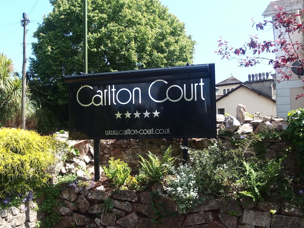 Carlton Court 2/50