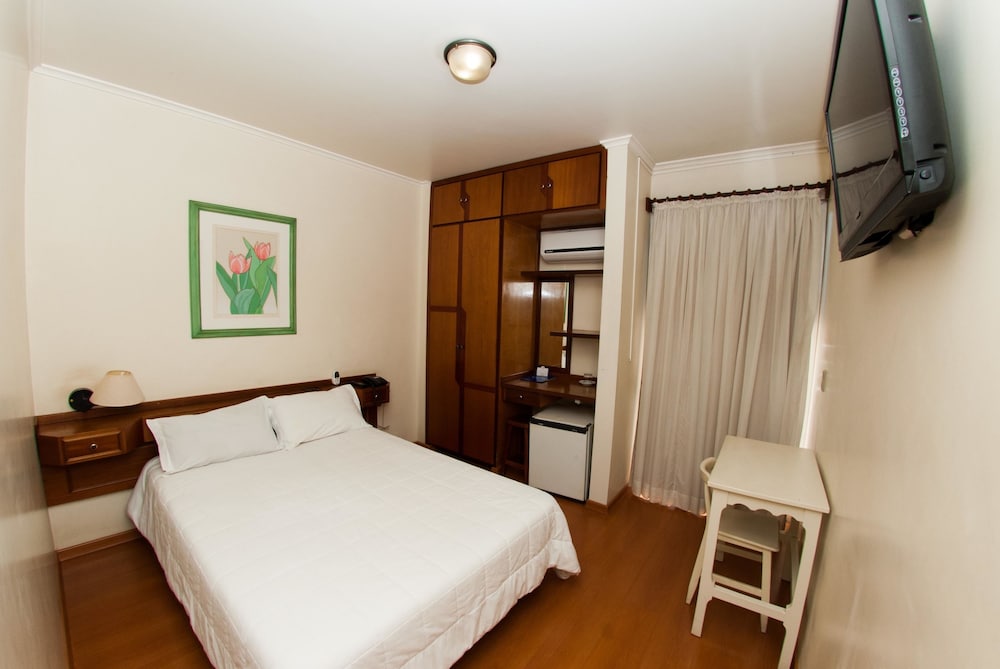 Hotel Marques 10/69