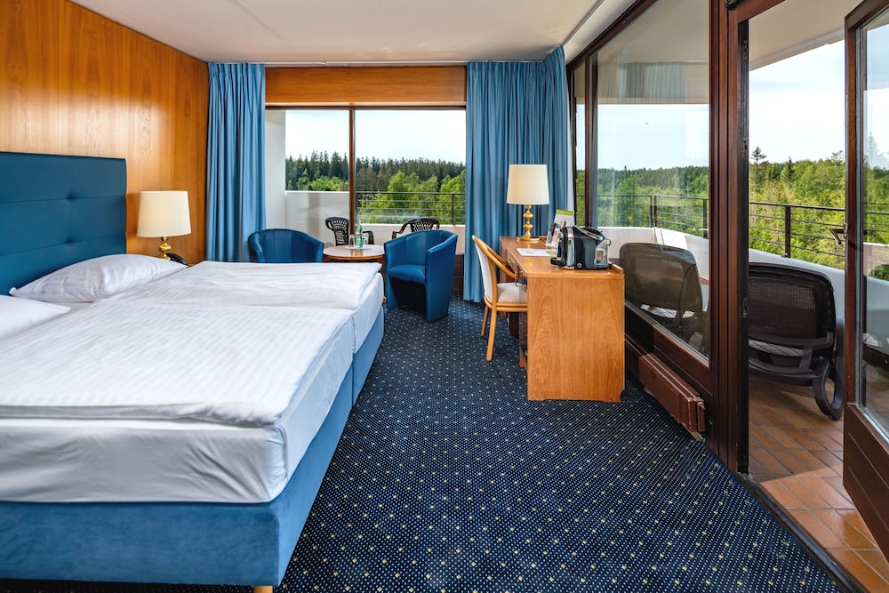 غرفة كومفورت ركنية بسريرين منفصلين بإطلالة على الجبل بغرفة نوم واحدة، AHORN Harz Hotel Braunlage 2/3