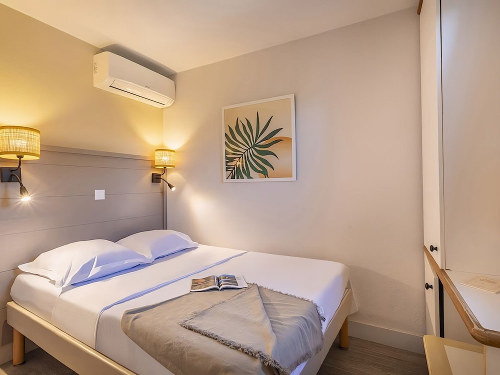 1 BEDROOM, APARTMENT, GARDEN VIEW, BALCONY OR TERRACE