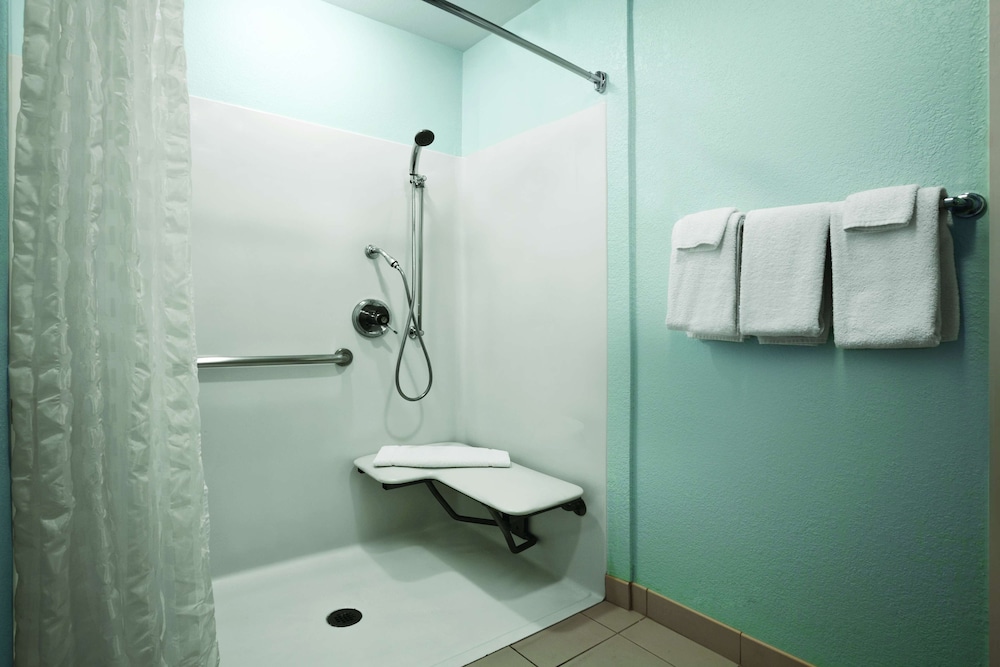 HYATT house Pleasanton 12/61