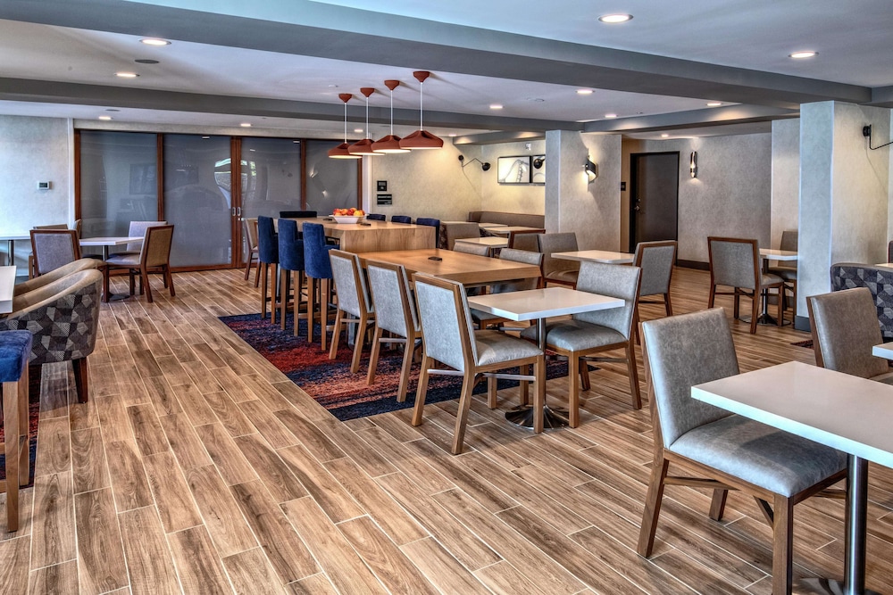 Hampton Inn Vallejo 40/47