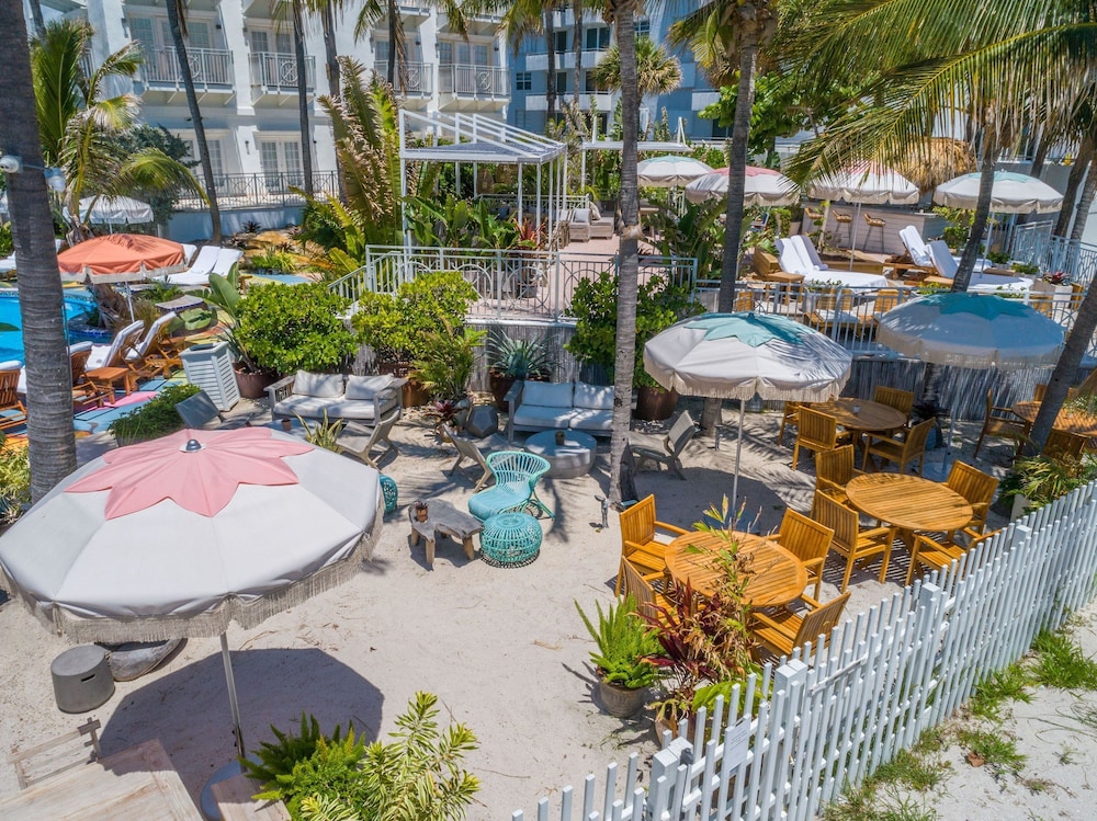 The Savoy Hotel & Beach Club 55/62