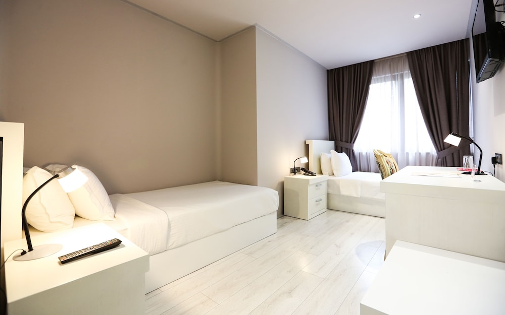 Metro Hotel Tirana 15/49