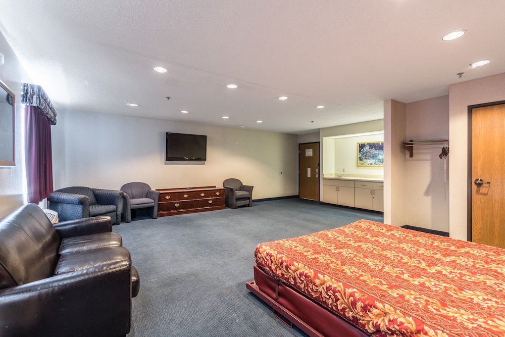 Quality Express Inn Suites Mineral Wells 22/49