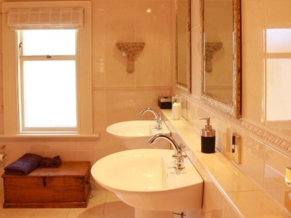 The Lilac Rose Boutique Bed and Breakfast 23/48