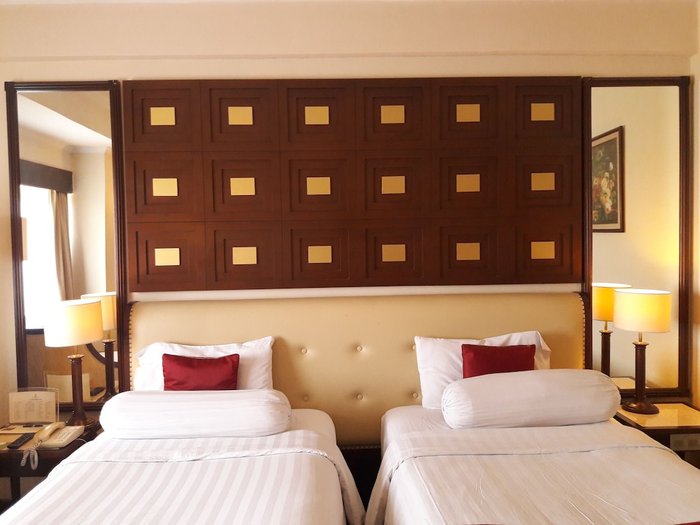 The Sunan Hotel Solo 7/50