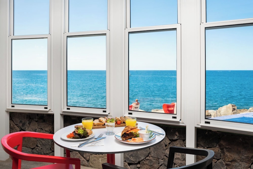 Marina Suites Hotel 53/68