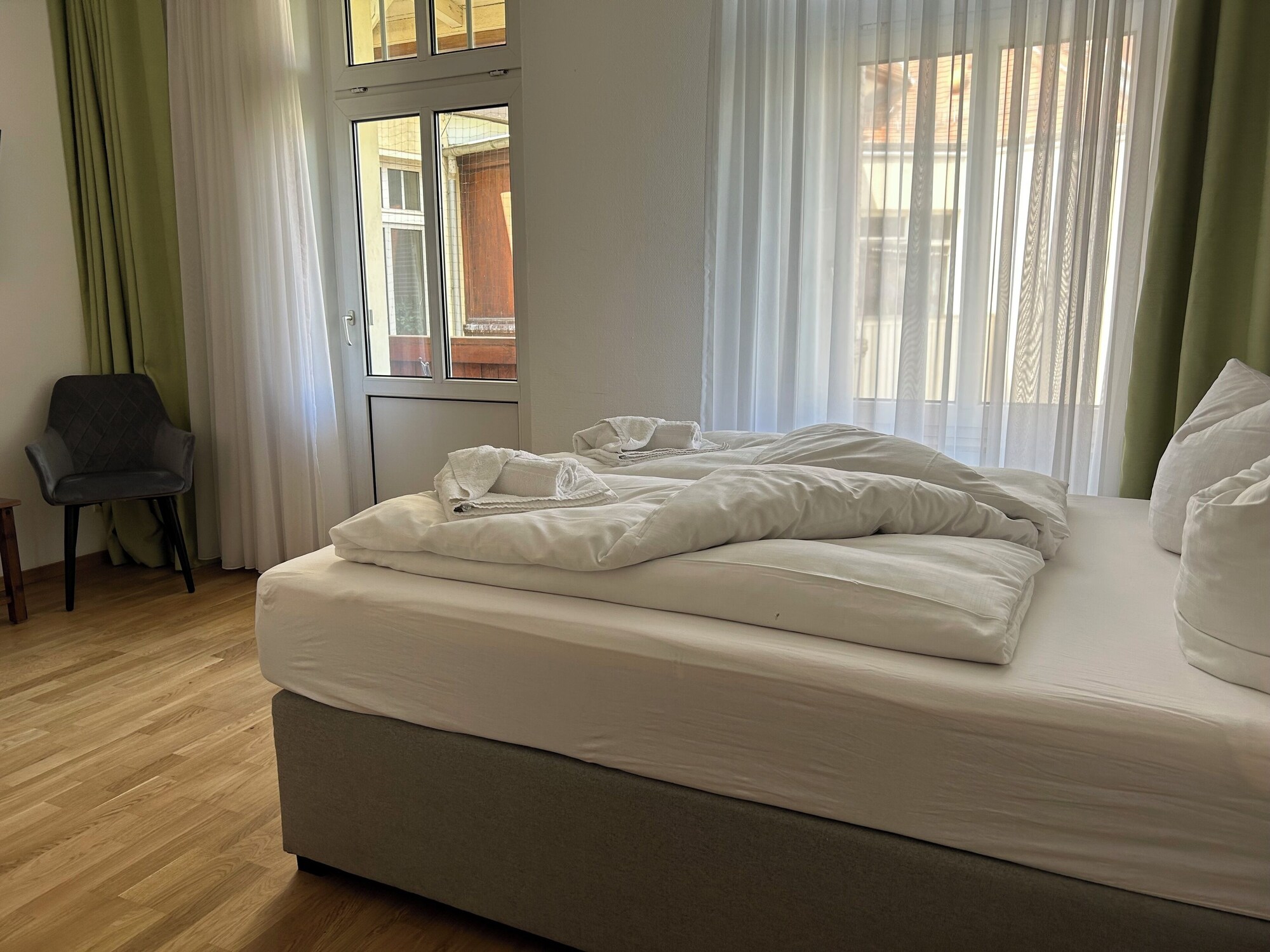 APARTMENT, KING BED