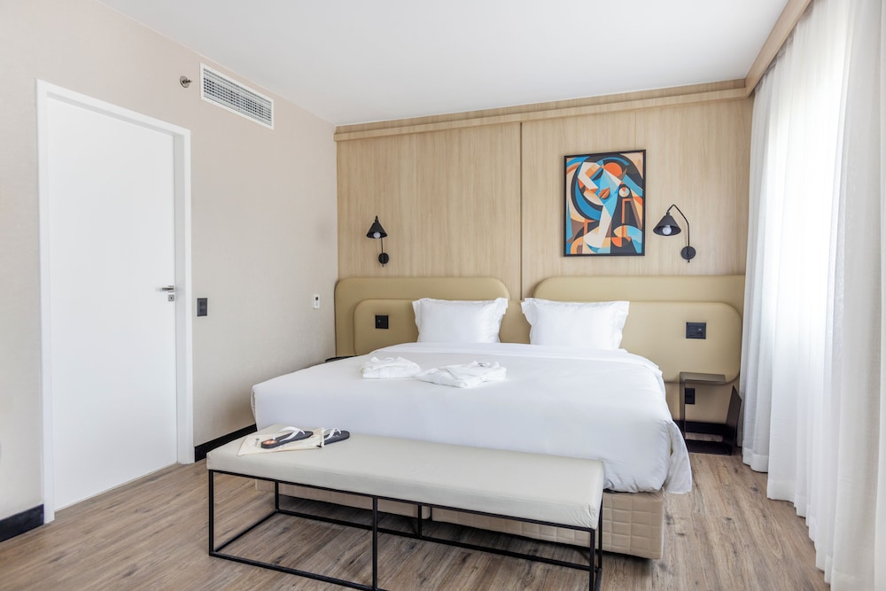 LUXURY, DOUBLE BED