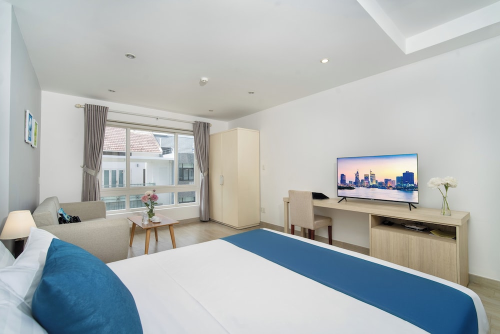 DELUXE, STUDIO, CITY VIEW