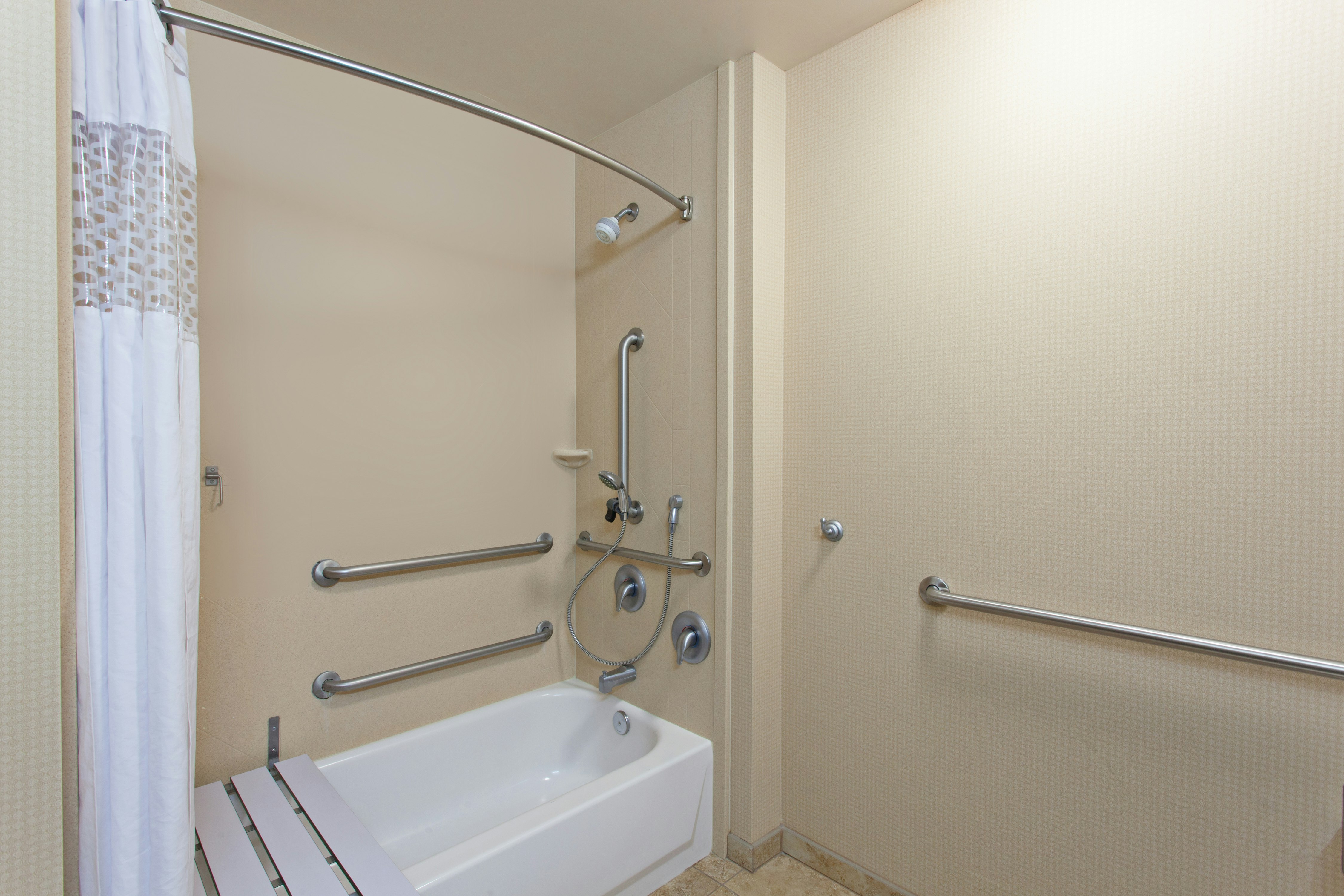 غرفة بسرير كينج لذوي الإعاقة، Hampton Inn & Suites Fresno-Northwest, CA 4/4