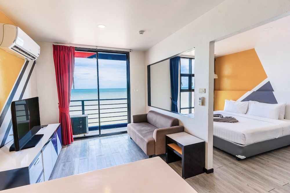 Play Phala Beach Rayong 13/48