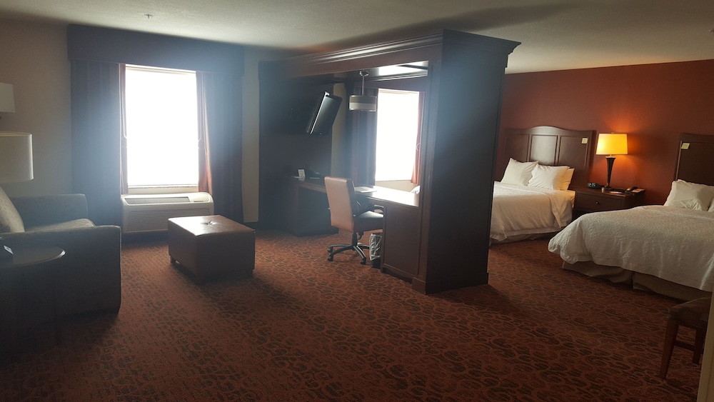Hampton Inn and Suites Peru 4/18