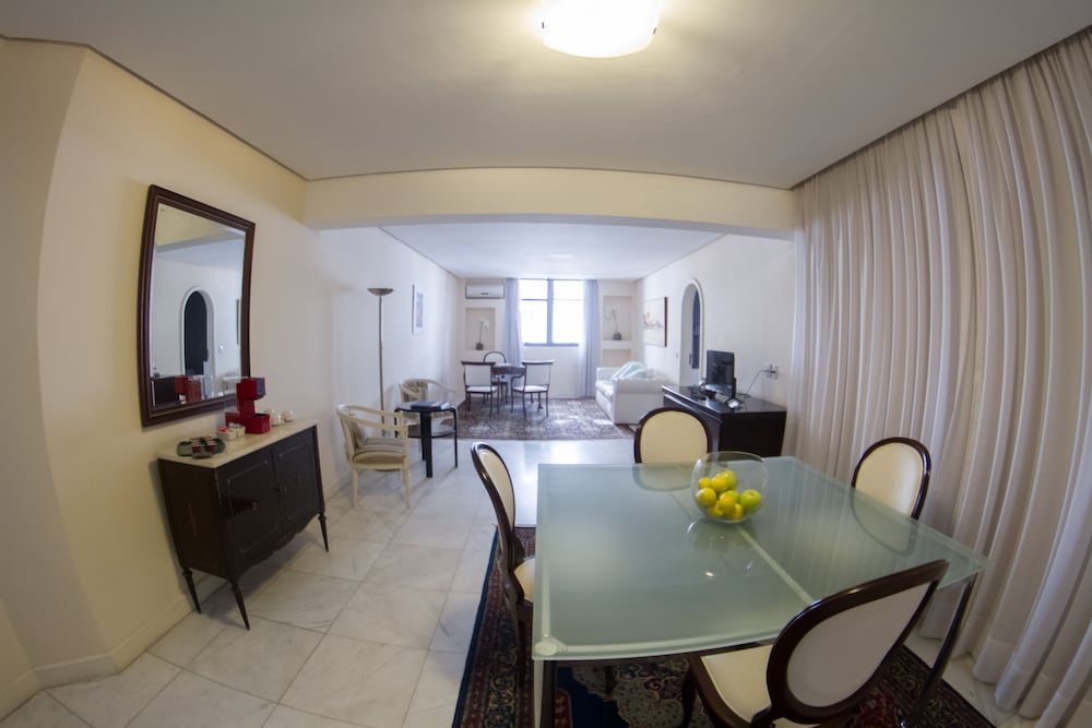 Hotel Embaixador 59/76