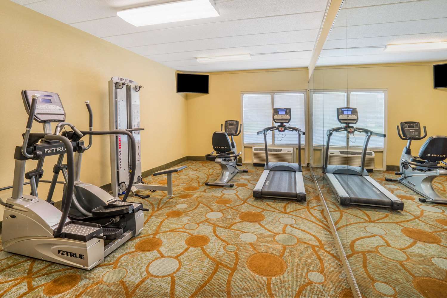 Baymont by Wyndham Warrenton 4/12